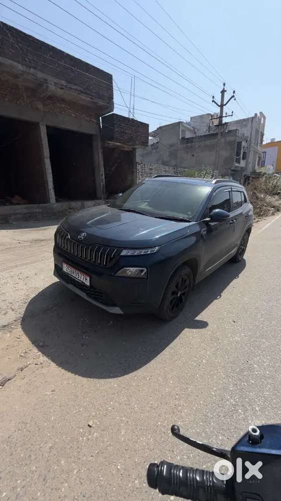 Skoda Kylaq Signature 2025 Modal Lava Blue