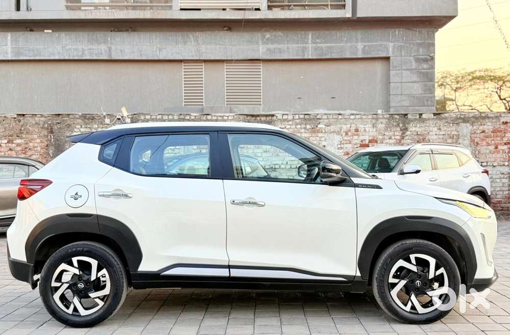 Nissan Magnite 1.0 Xv Premium Turbo Cvt, 2022, Petrol