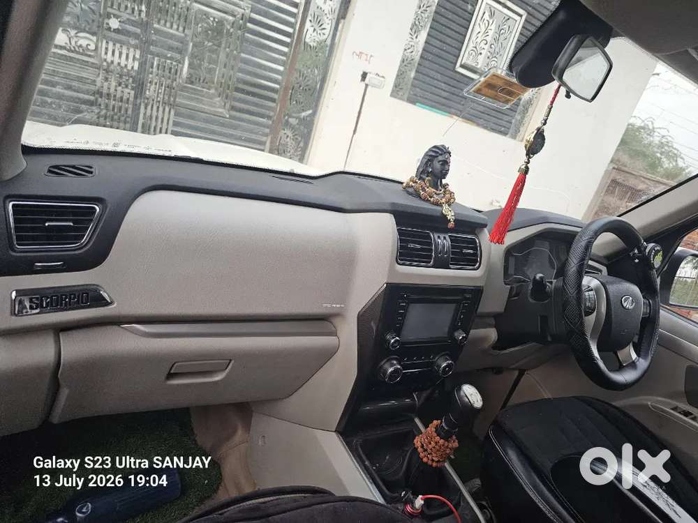 Mahindra Scorpio S10 2016
