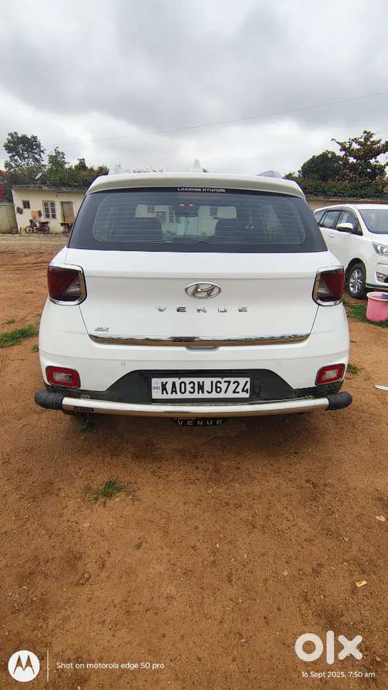 Hyundai Venue 2021 Diesel Well Maintained