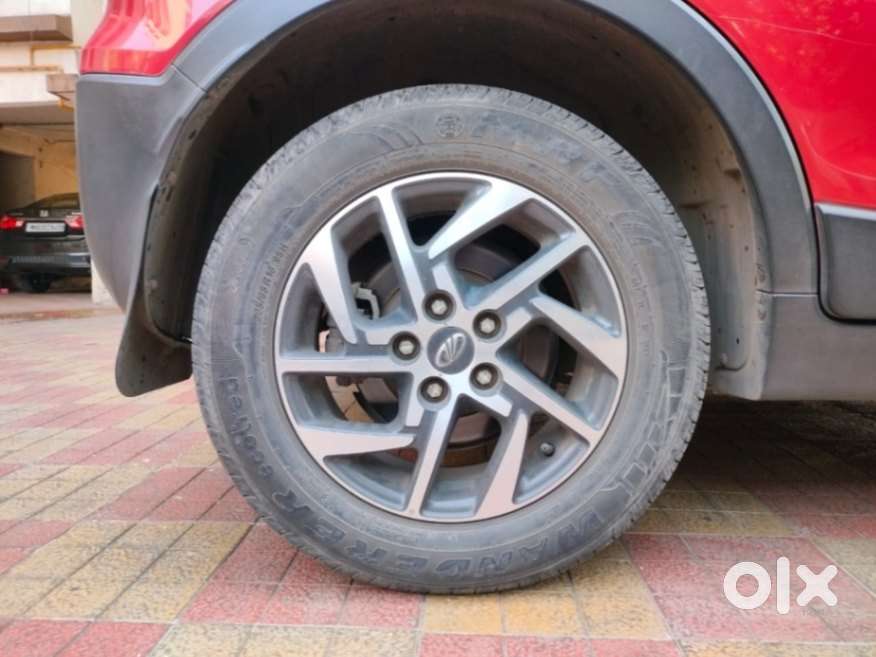 Mahindra Xuv300 1.2 W8 (o) Amt Petrol, 2022, Petrol