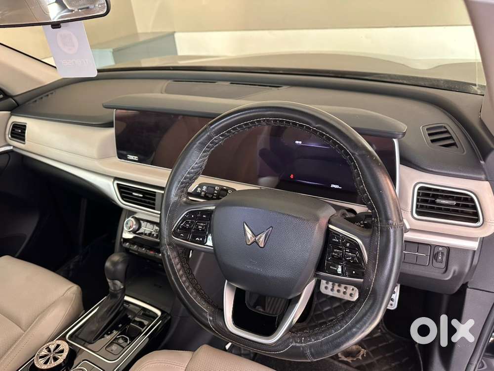 Xuv700 2022 Ax7l At Diesel 27000 Km Driven