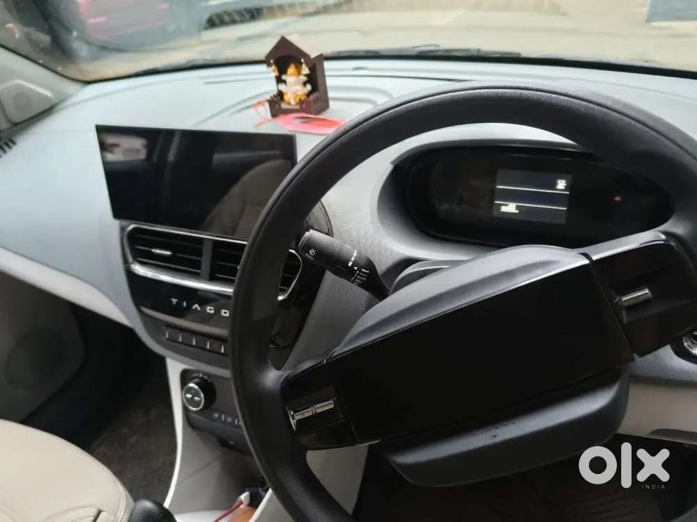 Tata Tiago 1.2 Revotron 2026 Petrol Automatic