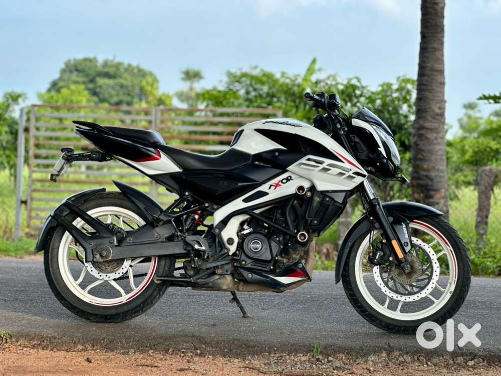 Vs Pulsar Ns200 Bajaj Rtr 200 Ns200 Pulsar Bike 200 Price Ns 200