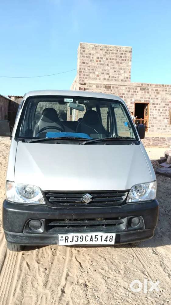 इंजन वालों के चारों टायर न्यू ऐसी फूल कुलीग