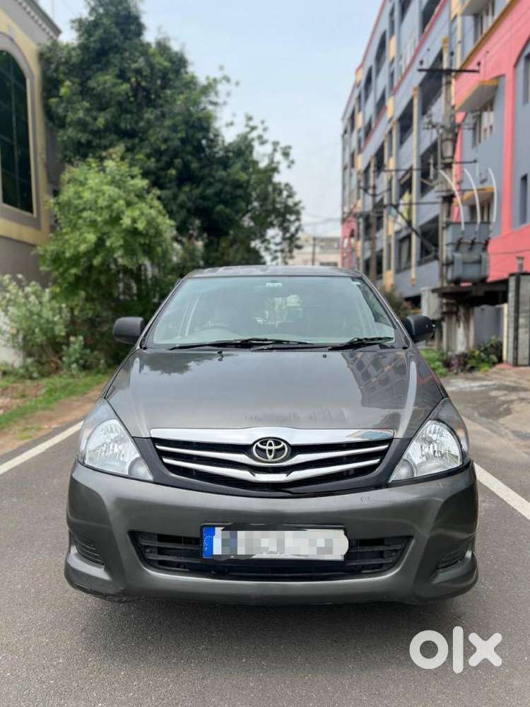 Toyota Innova 2.5 V Diesel 7-seater, 2009, Diesel