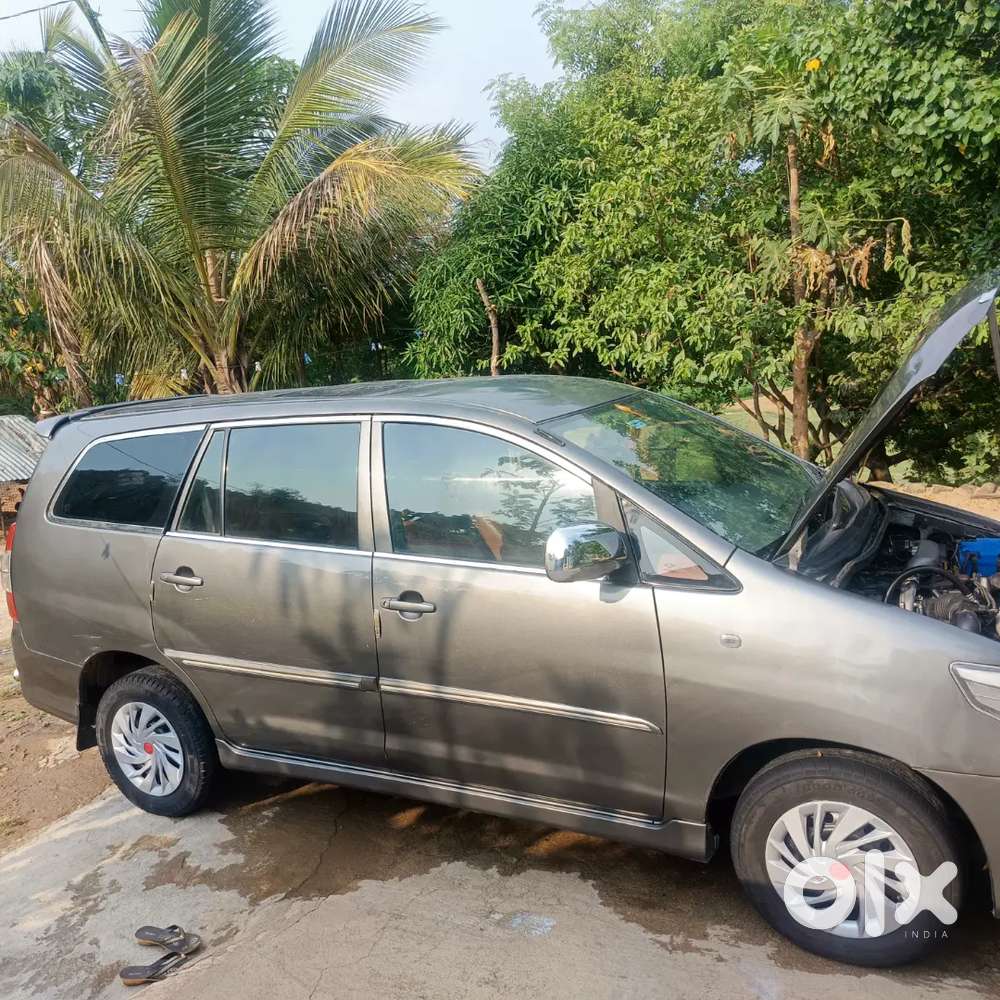 Toyota Innova 2012 Diesel Well Maintained