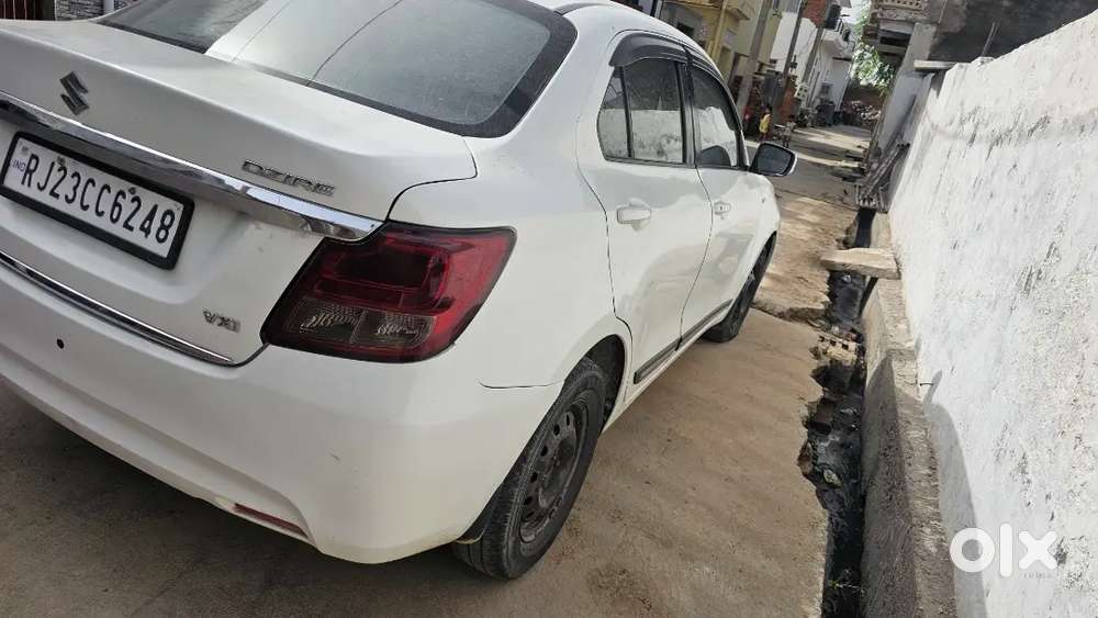 Maruti Suzuki Swift Dzire 2017 Petrol 76500 Km Driven