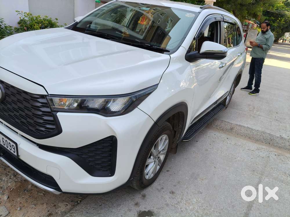 Toyota Innova Hycross 7s Option, 2024, Petrol