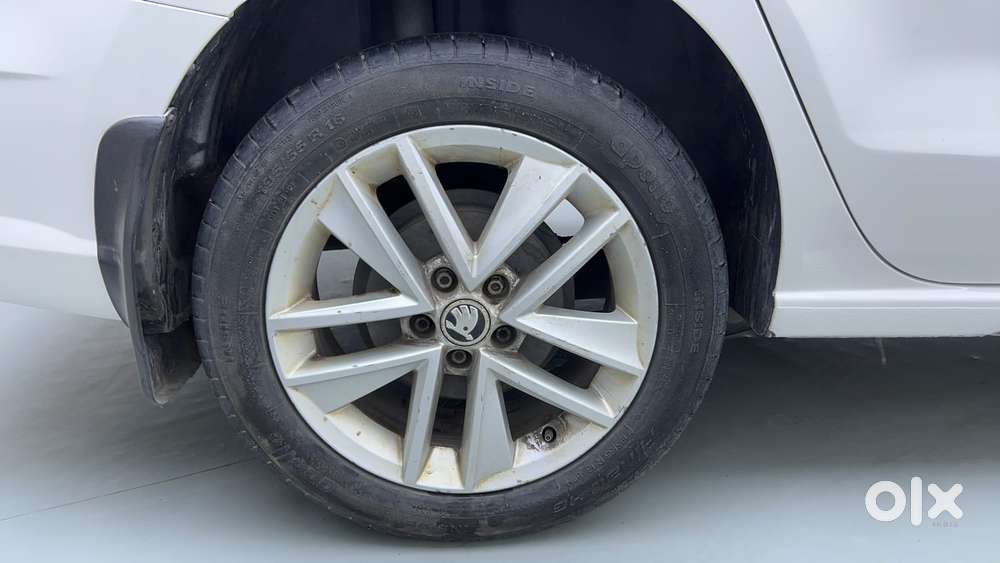 Skoda Rapid 1.6 Mpi At Style, 2018, Petrol