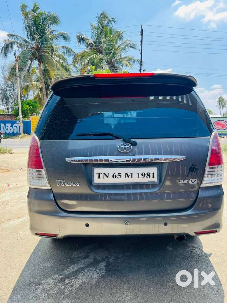 Toyota Innova 2004-2011 2.5 V Diesel 8-seater, 2011, Diesel