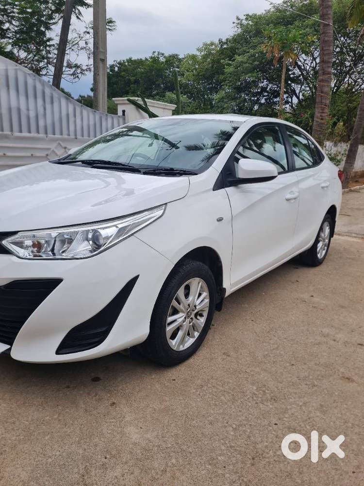 Toyota Yaris J Cvt, 2019, Petrol