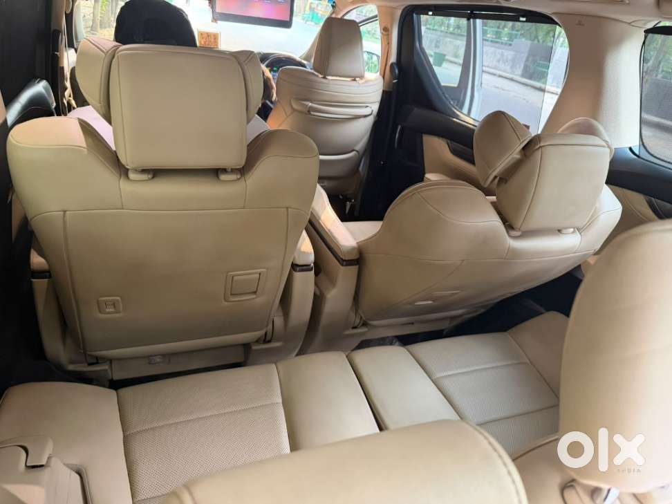 Toyota Vellfire Vip – Executive Lounge, 2023, Petrol