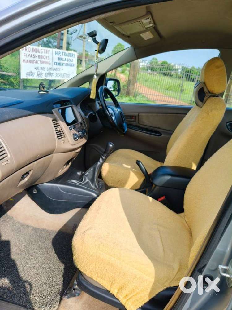 Toyota Innova 2.5 E 8 Str, 2015, Diesel