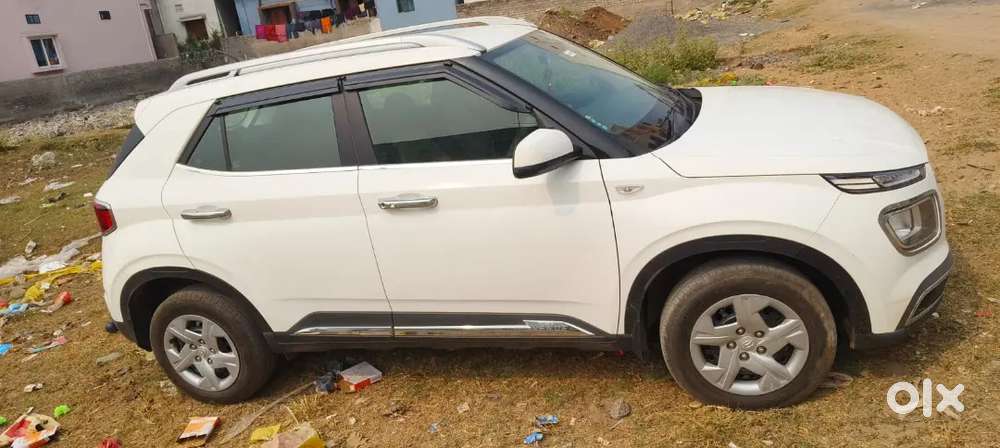 Hyundai Venue 2021 Petrol Well Maintained