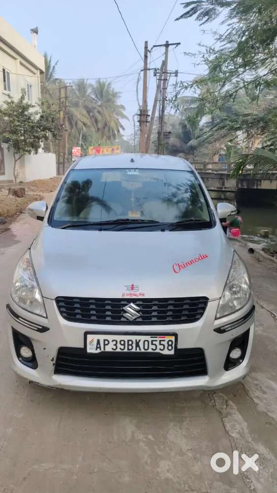 Maruti Suzuki Ertiga 2013 Diesel 142000 Km Driven