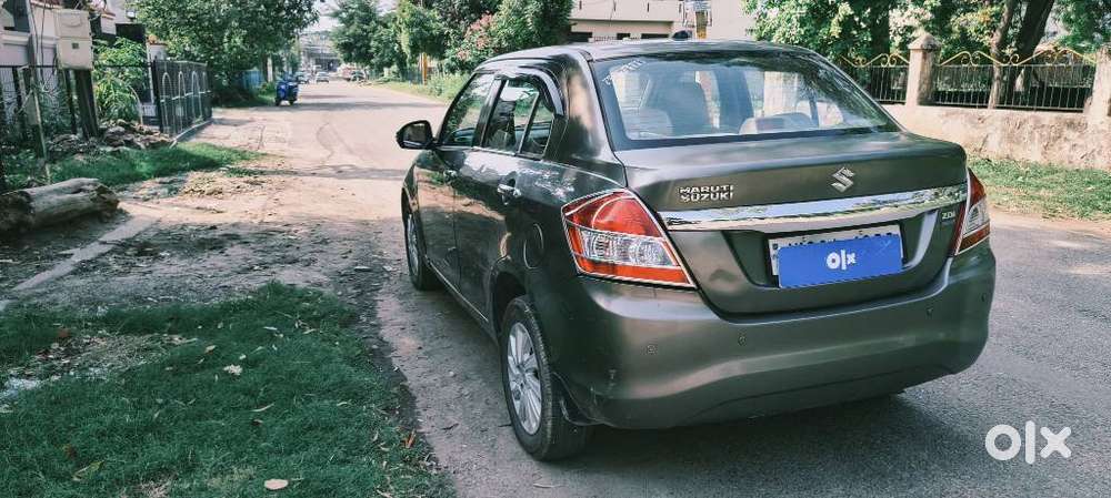 Maruti Suzuki Swift Dzire Amt Zdi, 2017, Petrol