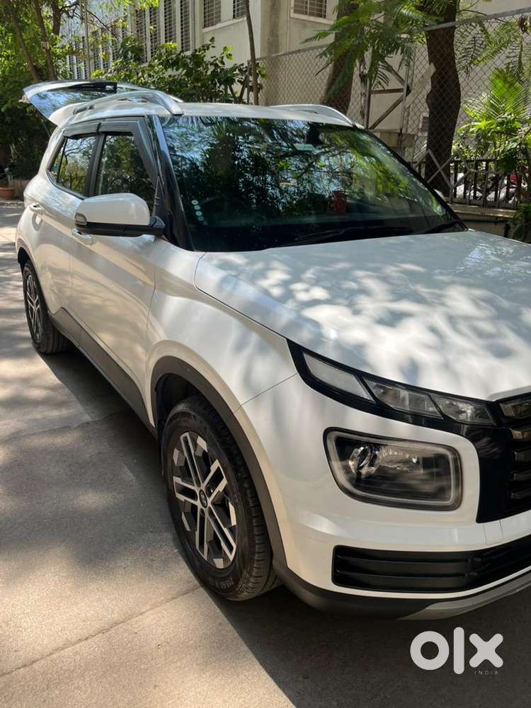 Hyundai Venue 2023 Diesel Well Maintained