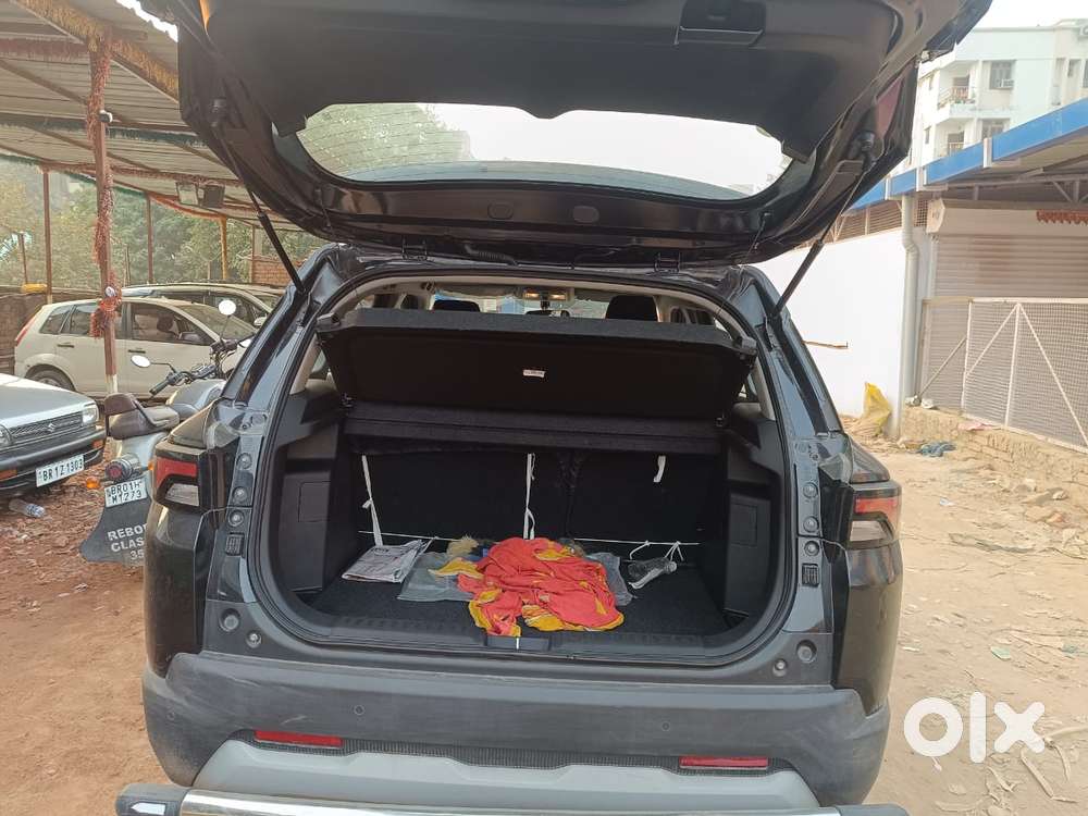 Maruti Suzuki Brezza 1.5 Zxi Smart Hybrid, 2024, Petrol