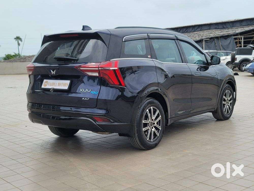 Mahindra Xuv700 2.0 Ax 7 Petrol At Str, 2023, Petrol