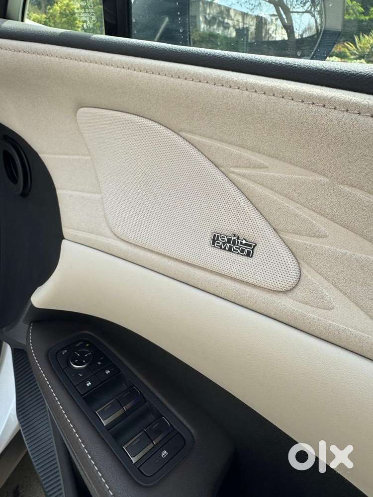 Oct 2025 Registered (cbu Model) Luxury Trim Hybrid Awd