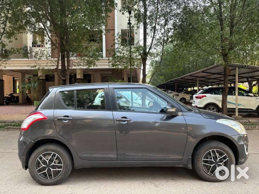 Maruti Swift Vxi Optional (with Abs Ebd And Airbags,adone Insurance)