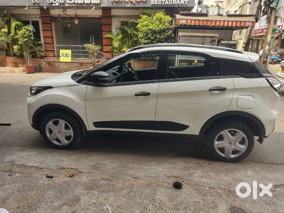 Tata Nexon 1.5 Revotorq Xm (s), 2021, Diesel