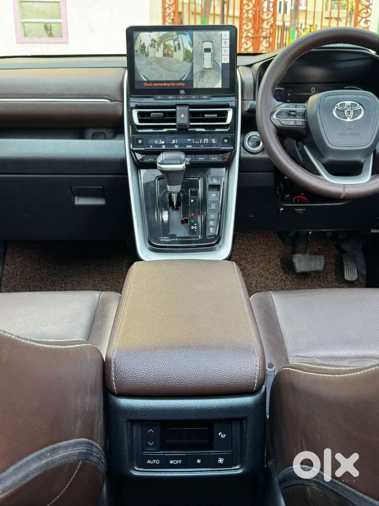 Toyota Innova Hycross 2.0 Zx Hybrid 7 Str, 2024, Petrol