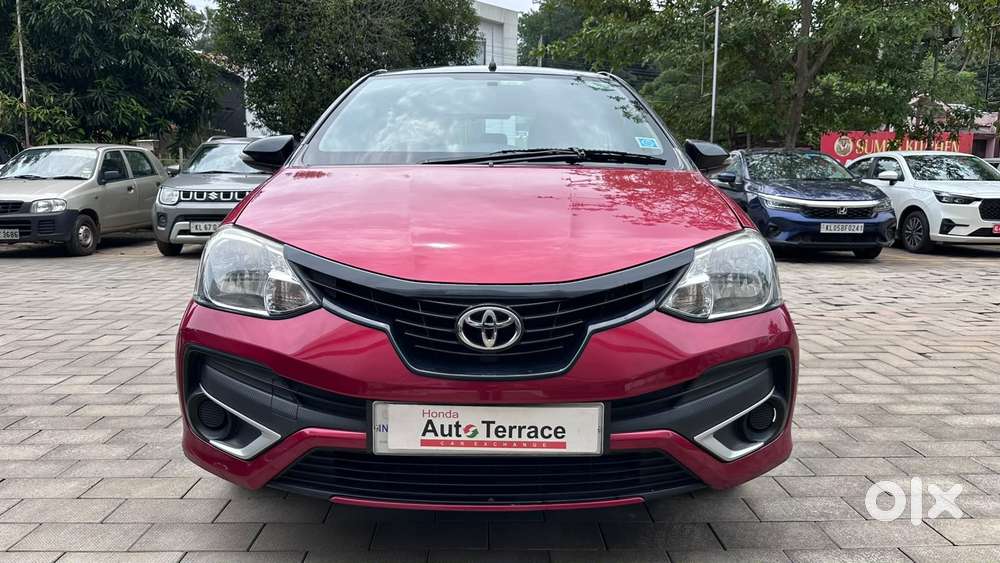 Toyota Etios Liva V Dual Tone, 2019, Petrol