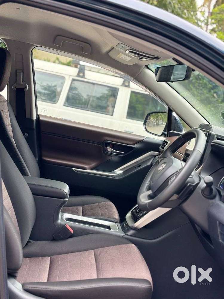 Toyota Innova Hycross 2.0 Vx Hybrid 7 Str, 2025, Petrol