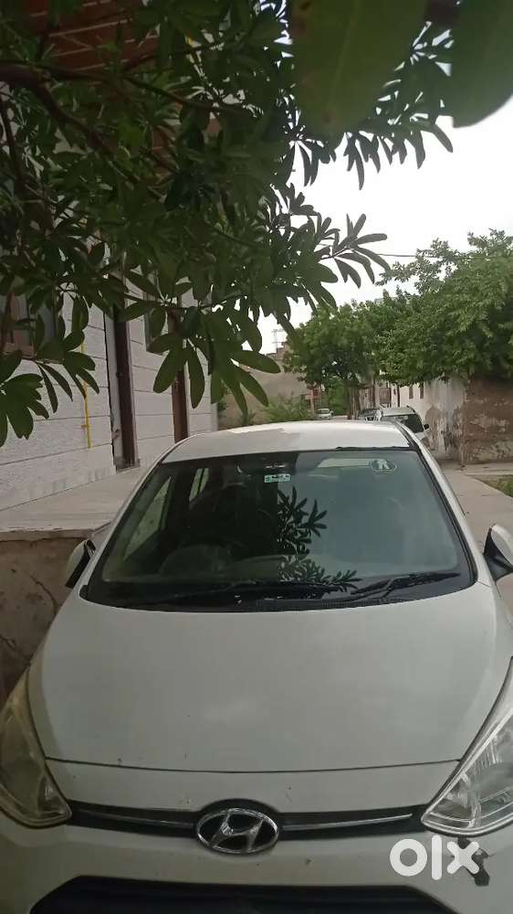 Hyundai Xcent Diesel 2015 Variant