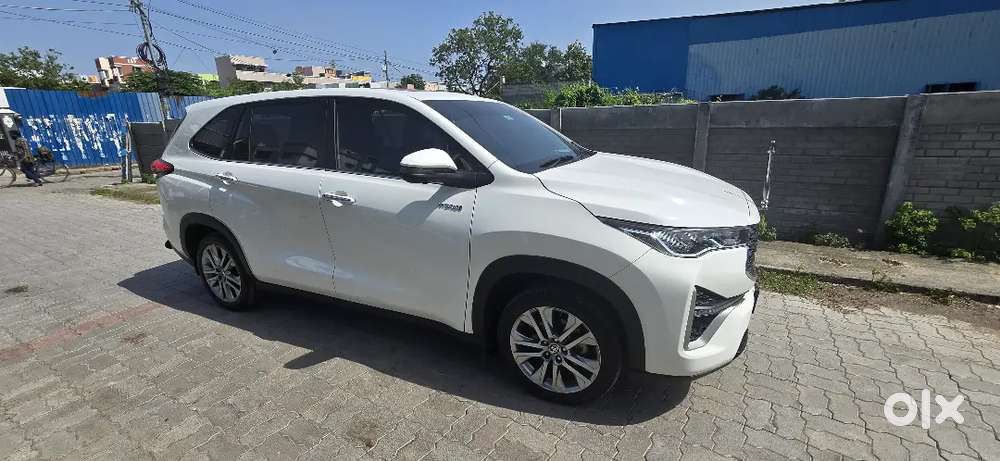 Toyota Innova Hycross Zx 2023 June Model