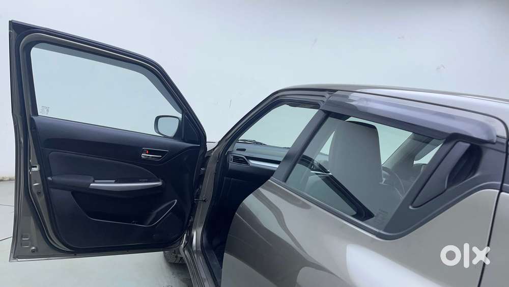 Maruti Suzuki Swift 1.3 Zxi, 2023, Petrol