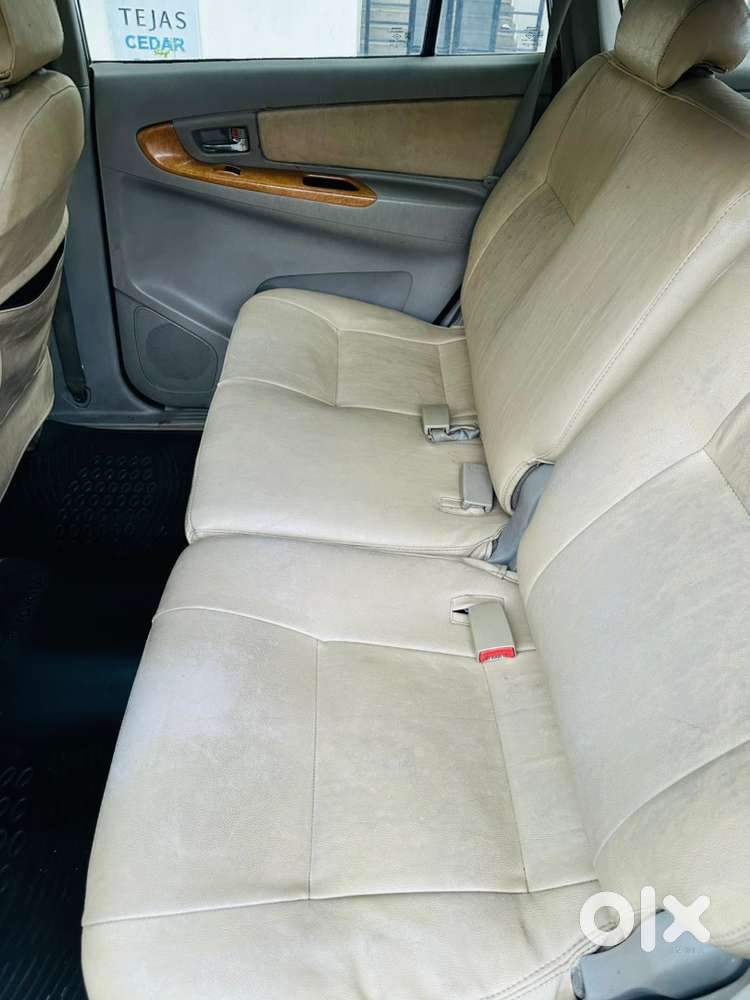 2010 Toyota Innova 2.5 V Single Owner