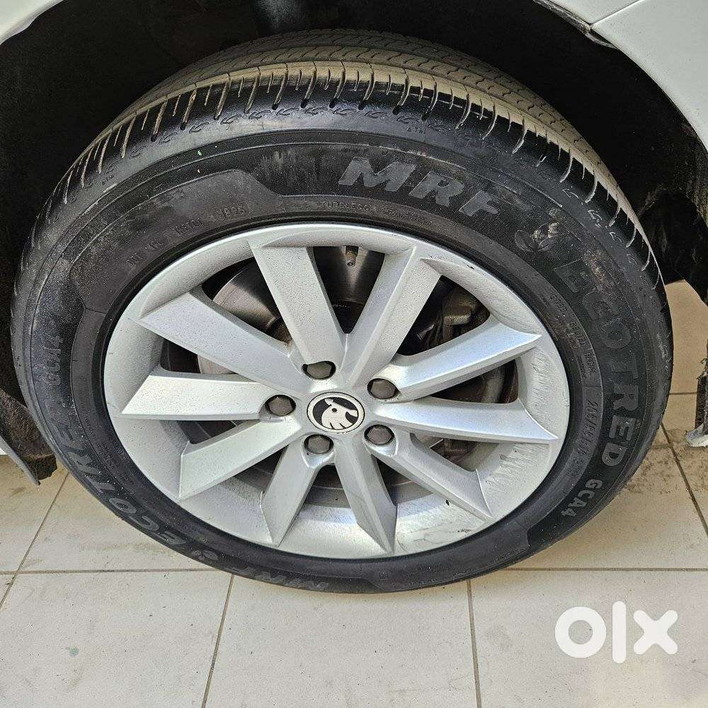 Skoda Superb 2013-2015 Elegance 1.8 Tsi Mt, 2015, Petrol