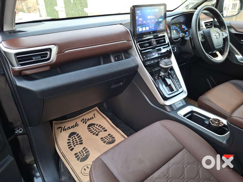 Toyota Innova Hycross 2.0 Zx Hybrid 7 Str, 2026, Petrol