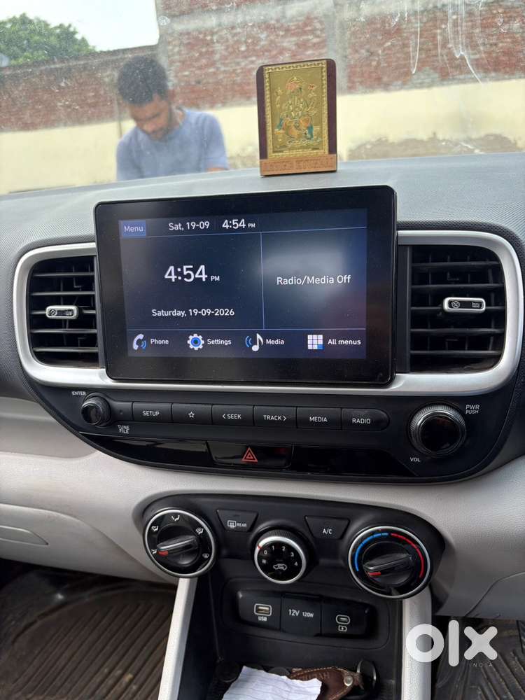 Hyundai Venue Petrol 2022