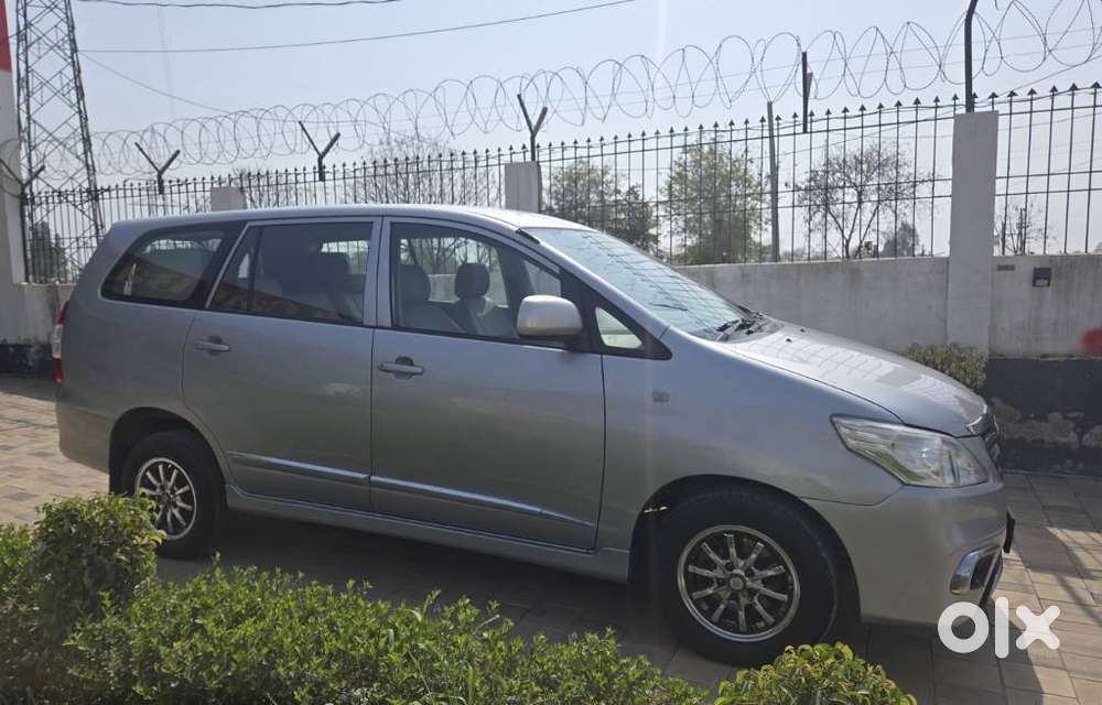 Toyota Innova 2.5 G (diesel) 8 Seater, 2015, Diesel