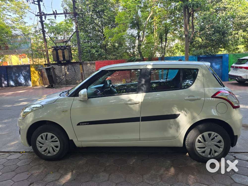 Maruti Suzuki Swift Vxi + Manual, 2016, Petrol