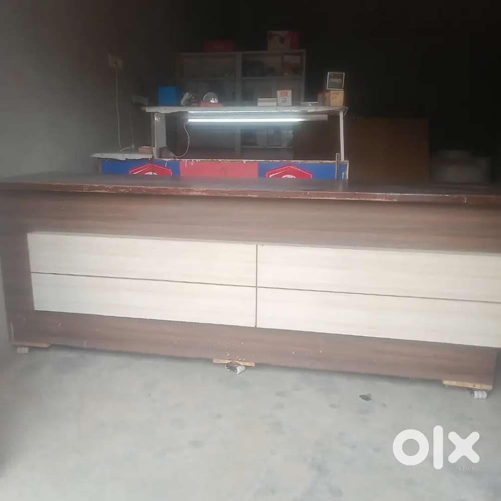 Front counter, majbut aur new condition