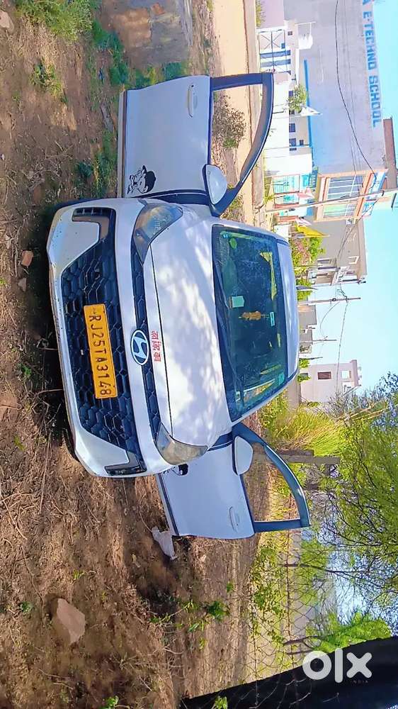 Hyundai Aura 2023 Cng