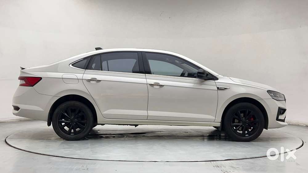 Skoda Slavia Style 1.0l Tsi At, 2023, Petrol