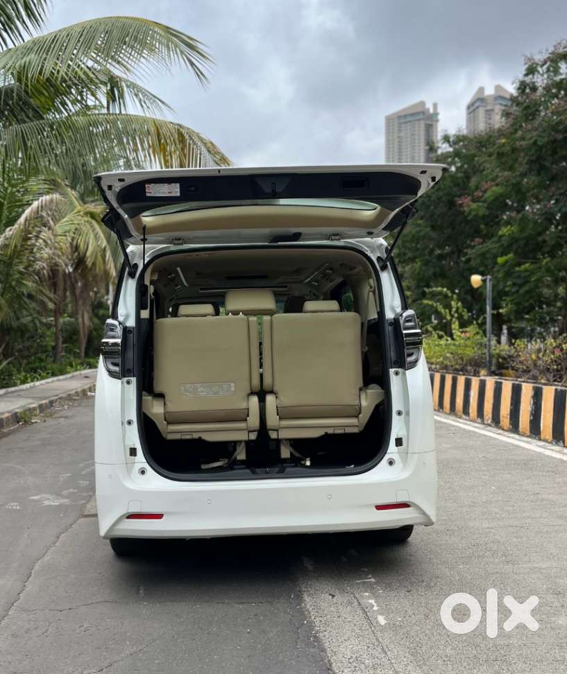 Toyota Vellfire Vip &ndash; Executive Lounge, 2023, Petrol
