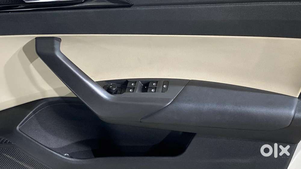 Skoda Slavia 1.0 Tsi Style At, 2023, Petrol