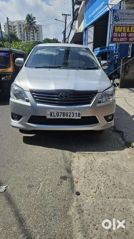 Toyota Innova 2.5 G 2012