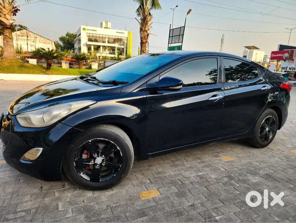 Hyundai Elantra 2012 Petrol Family Car