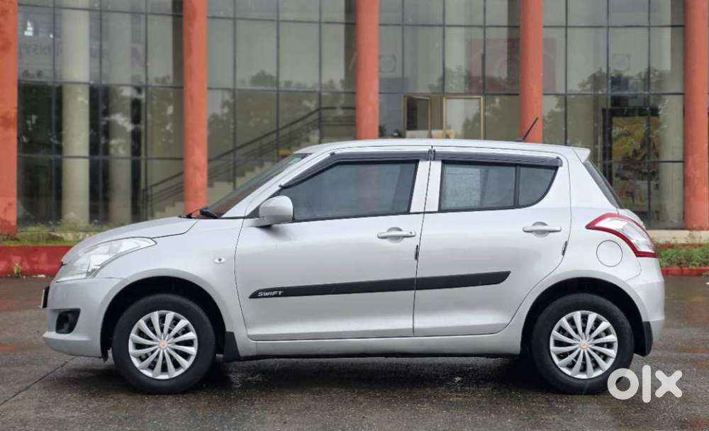 Maruti Suzuki Swift Lxi Bsiv, 2012, Cng & Hybrids