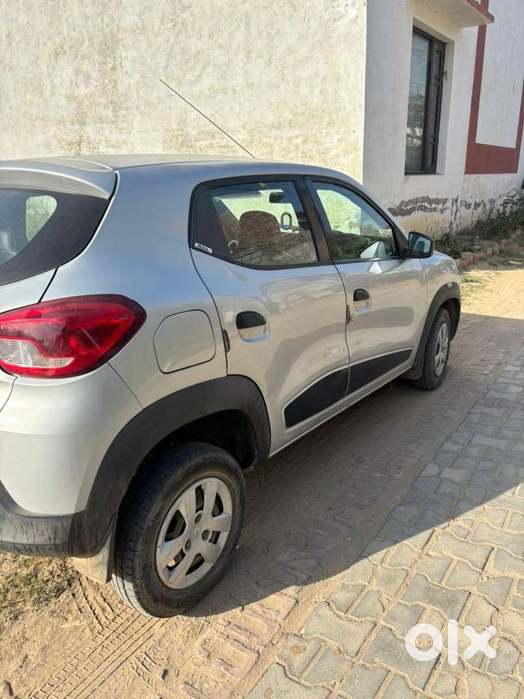 Renault Petrol Car 2016
