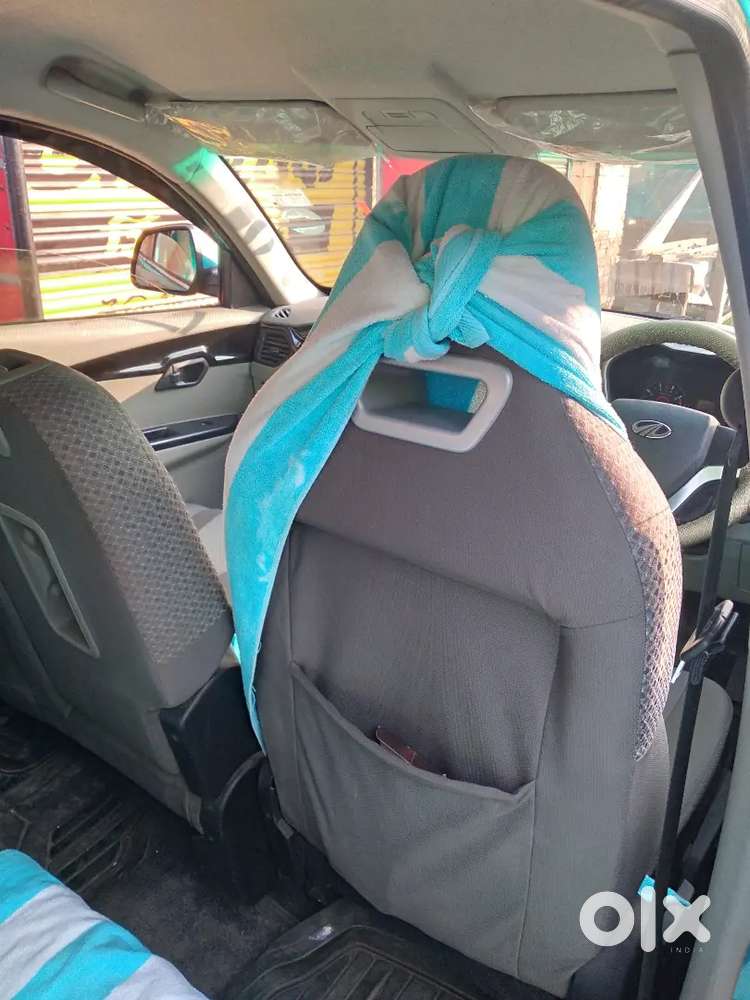 Mahindra Kuv6, 6str 100 2017 Petrol 24496 Km Driven
