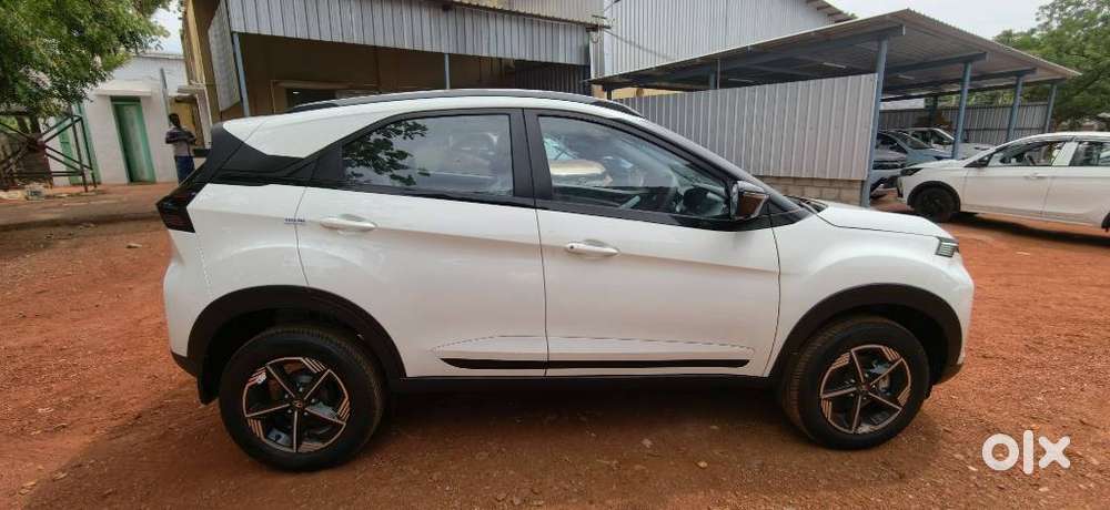 Tata Nexon Amt Xza Plus, 2026, Petrol